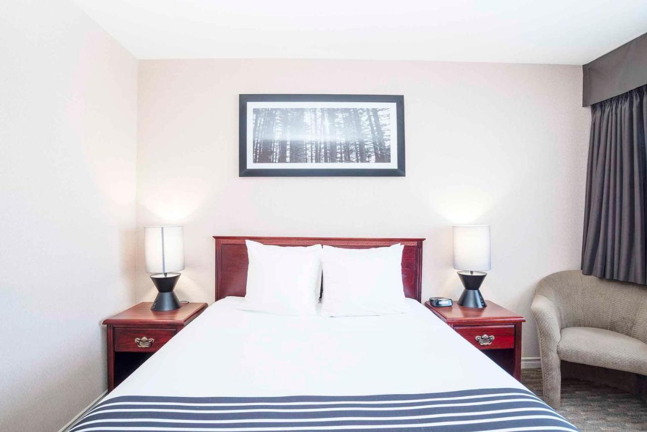 Sandman Inn Smithers Exteriér fotografie
